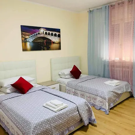 Bed & Breakfast Chowdhury House *