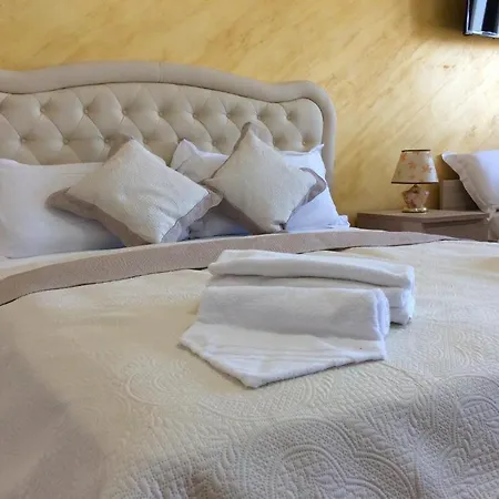 Bed & Breakfast Chowdhury House